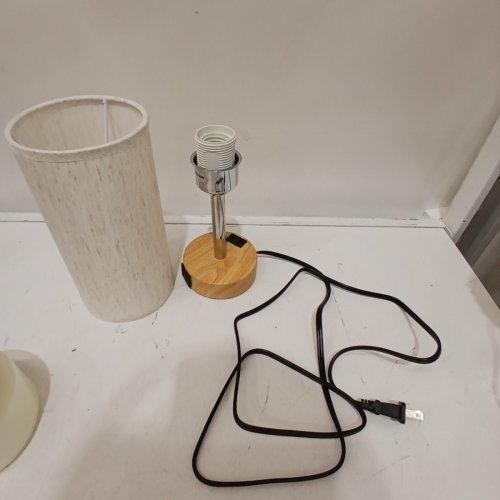 FENMZEE BED SIDE TABLE TOUCH LAMP WITH USB PORTS - 60WATTS image 3