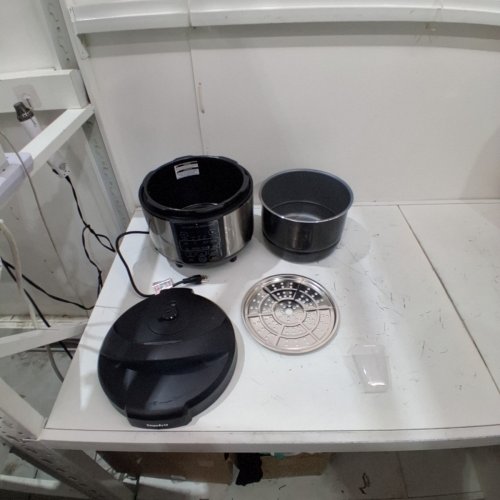 STARFRIT ELECTRIC PRESSURE COOKER - STEAM TRAY, MEASURING CUP & SPATULA- 8L CAPACITY - BLACK (MODEL: 024603) image 3