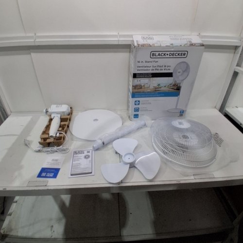 BLACK & DECKER 16" STANDING FAN MULTI-DIRECTIONAL (WHITE) (BFSR16W) image 3