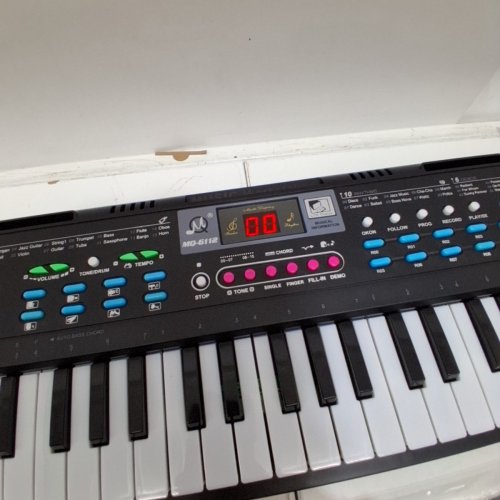 KID'S 61 ELECTRONIC KEYBOARD PIANO WITH MICROPHONE - BLACK - (MODEL: MQ-6112) image 4