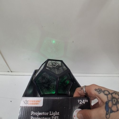 HALLOWEEN SKULL PROJECTOR LIGHT - 8" - GREEN/BLACK image 3