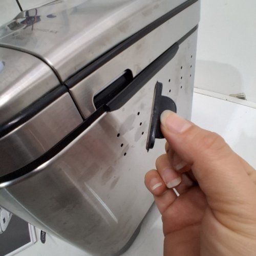 CUISINART COMPACT AUTOMATIC BREAD MAKER - MAKES 2LB LOAVES - BRUSHED STAINLESS (MODEL: CBK-110C) image 6