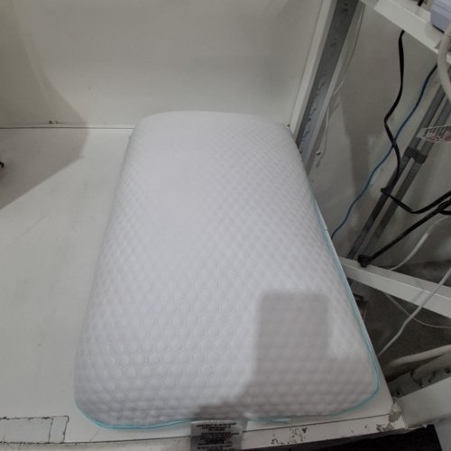 MARTHA STEWART COOLING MEMORY FOAM PILLOW - QUEEN - WHITE/BLUE PIPING (MODEL: 1392500) image 2