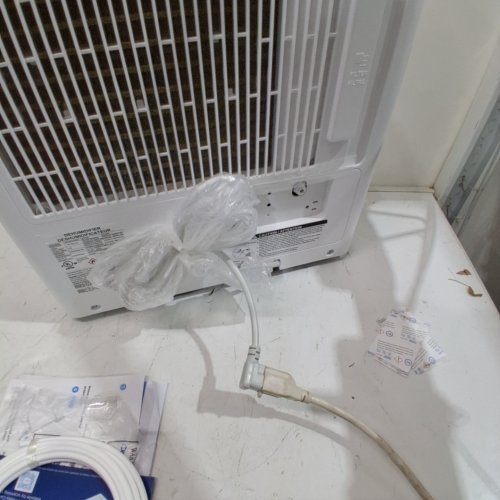 MIDEA WI-FI-SMART CONTROL DEHUMIDIFIER WITH BUILT-IN PUMP - 4500 SQ. FT - WHITE (MODEL: MAD50S1OWWCM / 2885003) image 2