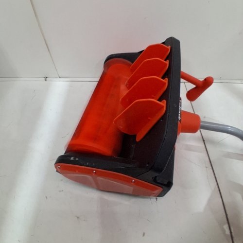 VOLTASK VOLTASK CORDED SNOW BLOWER WITH WHEELS - 12A - 17" - ORANGE/BLACK (MODEL: SPEG08/ESS002-170) image 2