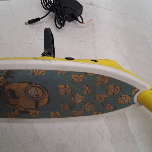 KID'S GYROOR ELECTRIC SCOOTER WITH LED LIGHTS - 5MPH - 110 LBS CAP - MINIONS YELLOW (MODEL: KS2) image 5