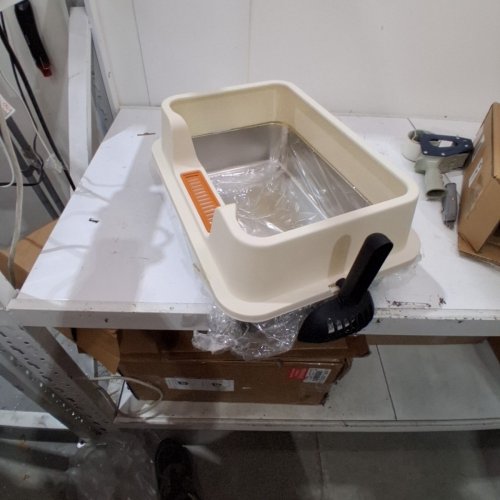 STAINLESS STEEL CAT LITTER BOX WITH CREAM LID AND SCOOP - CREAM / BLACK image 3
