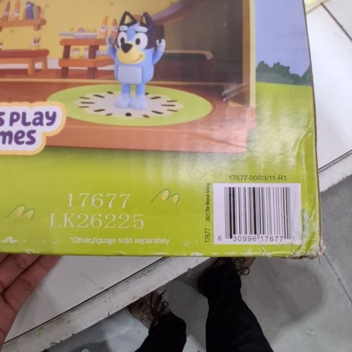 BLUEY ULTIMATE LIGHTS & SOUNDS PLAYHOUSE PLAYSET image 3