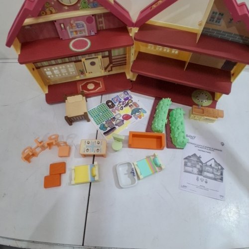 BLUEY ULTIMATE LIGHTS & SOUNDS PLAYHOUSE PLAYSET image 5