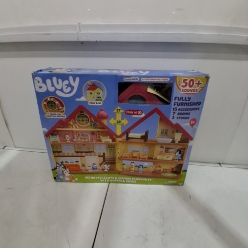 BLUEY ULTIMATE LIGHTS & SOUNDS PLAYHOUSE PLAYSET image 6