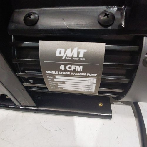OMT SINGLE STAGE VACUUM PUMP AND MANIFOLD GAUGE SET - 4 CFM - 1.3 H/P - BLACK image 3