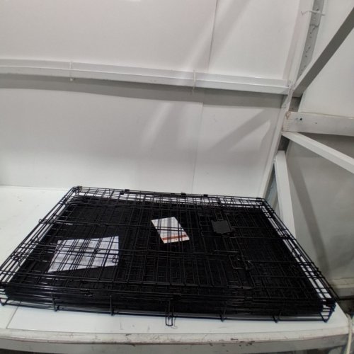 AMAZON BASICS FOLDABLE METAL WIRE DOUBLE DOOR DOG CRATE WITH TRAY - 36" X 23" X 25" - BLACK (MODEL: ‎9001N-36B) image 2