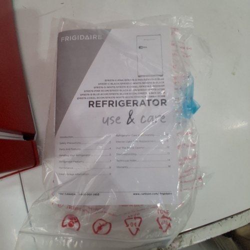FRIGIDAIRE RED RETRO COMPACT REFRIGERATOR - 3.2CU.FT - RED image 4