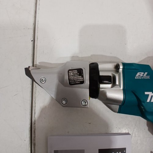 MAKITA CORDLESS METAL STRAIGHT SHEAR - TOOL ONLY - 18 V - (MODEL: DJS200) image 5