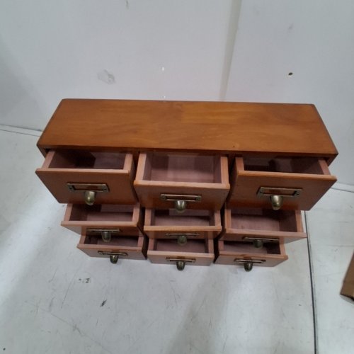VINTAGE SMALL WOOD 9-DRAWER APOTHECARY DESKTOP ORGANIZER CABINET - BROWN (MODEL: 857524_!) image 4