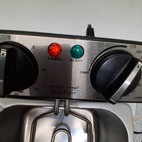 CUISINART 4-QUART 1800 WATT DEEP FRYER - STAINLESS STEEL - (CDF-250C) image 2