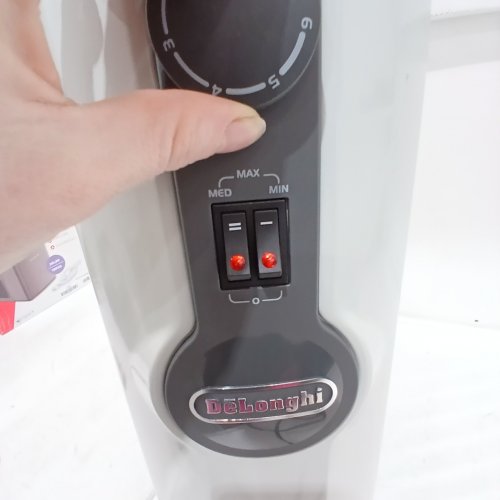 DELONGHI RADIAS OIL FILLED RADIATOR, ECO DIGITAL FULL ROOM RADIANT ELECTRIC SPACE HEATER - LIGHT GREY (MODEL:TRRS0715ECA) image 2