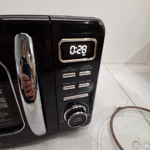 GALANZ RETRO STYLE COUNTERTOP MICROWAVE OVEN - 0.7CU.FT - BLACK (MODEL: GLCMKZ07BKR07) image 2