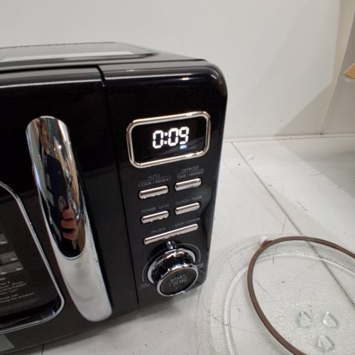 GALANZ RETRO STYLE COUNTERTOP MICROWAVE OVEN - 0.7CU.FT - BLACK (MODEL: GLCMKZ07BKR07) image 4