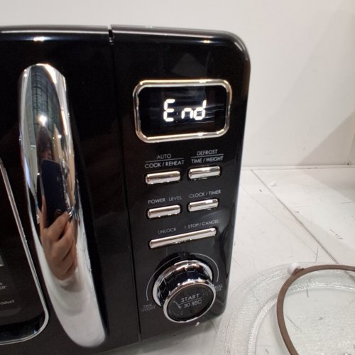 GALANZ RETRO STYLE COUNTERTOP MICROWAVE OVEN - 0.7CU.FT - BLACK (MODEL: GLCMKZ07BKR07) image 5