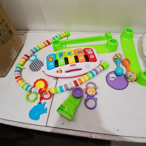 FISHER-PRICE BABY ACTIVITY MAT GLOW AND GROW KICK & PLAY PIANO GYM, PORTABLE MUSICAL TOY WITH SMART STAGES LEARNING AND MARACAS, AGES 0+ MONTHS - MULTICOLOR (MODEL:HWD99) image 4