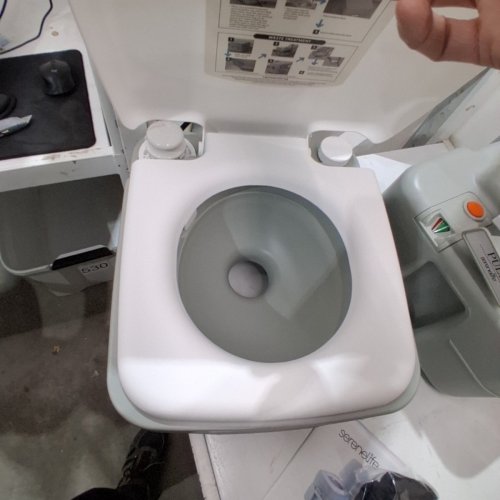 SERENLIFE PORTABLE FLUSHABLE TOILET FOR CAMPING AND RV - 5.2GAL - WHITE/GREY (MODEL: SLCATL330) image 3