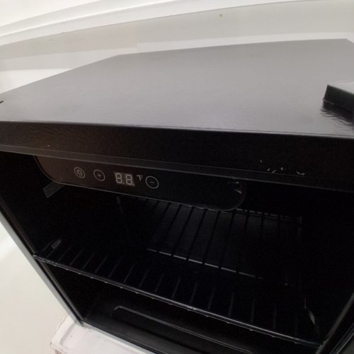 EUHOMY COMPACT COUNTERTOP MINI WINE/DRINKS COOLER FRIDGE - 96L - BLACK (MODEL: BR001-55BL-CAEH) image 4