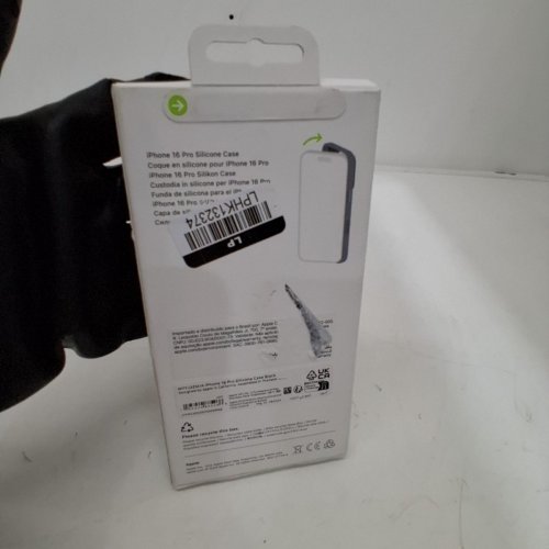 APPLE SILICONE CASE WITH MAGSAFE FOR IPHONE 16 PRO - BLACK (MODEL: A3315) image 3