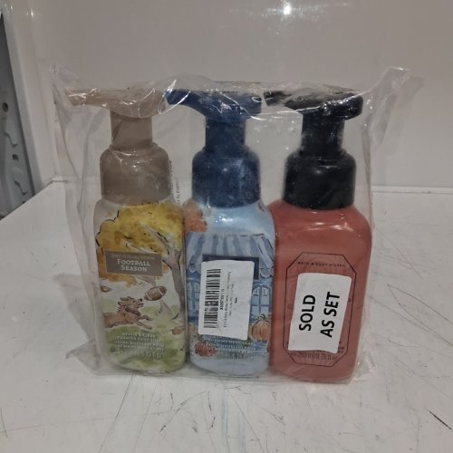 3 ASSORTED BATH & BODY WORKS GENTLE FOAMING HAND SOAP - FOOTBALL SEASON, FRESH FALL MORNING & CHASING DAYDREAMS - 259 ML EACH image 2