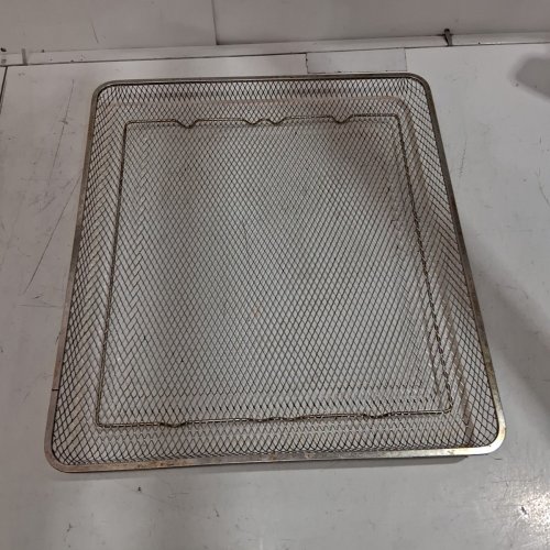 WIRE MESH OVEN TRAY - SILVER TONE image 2