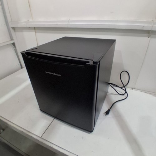 HAMILTON BEACH COMPACT MINI FRIDGE WITH FREEZER - 1.7CU.FT - BLACK (MODEL: HBR17MBKE) image 8