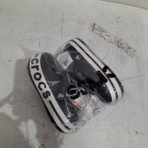 UNISEX CROCS BAYABAND CLOG - WOMEN'S : 6 / MEN'S : 4 - BLACK/WHITE image 6