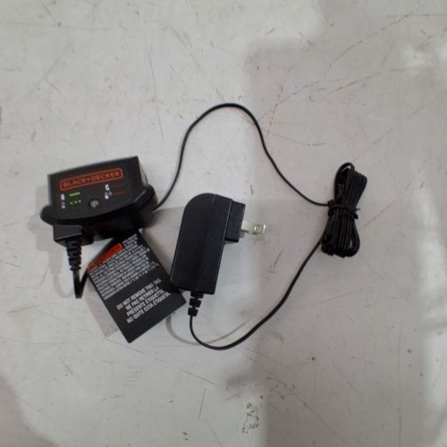 BLACK+DECKER 20V MAX* LITHIUM BATTERY CHARGER (MODEL: LCS1620B) image 2