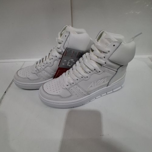 UNISEX AVIA 830 HIGH TOP BASKETBALL SHOES - MEN: 5.5 WOMEN: 7 - WHITE image 2
