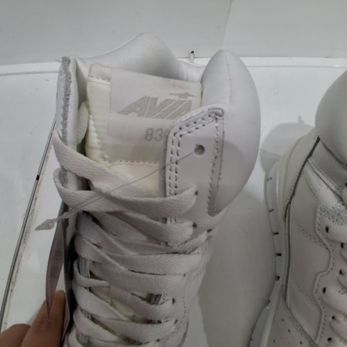 UNISEX AVIA 830 HIGH TOP BASKETBALL SHOES - MEN: 5.5 WOMEN: 7 - WHITE image 4