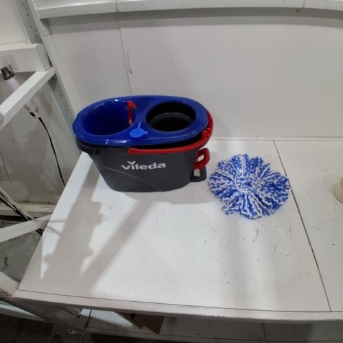VILEDA EASYWRING RINSE CLEAN 2 TANK SPIN BUCKET SYSTEM - BLUE/RED/GREY image 2