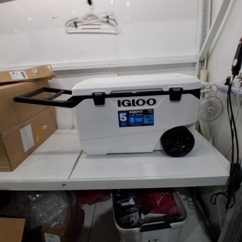 IGLOO MAXCOLD LATITUDE FLIP AND TOW WHEELED COOLER - 90QT- WHITE (MODEL:4905551) image 2
