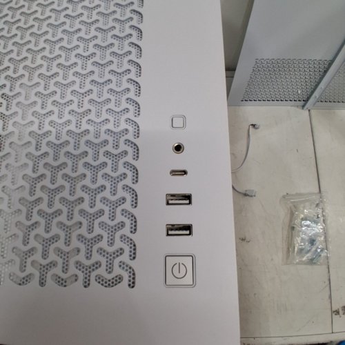 CORSAIR 6500X ATX MID TOWER CASE WITHOUT FANS - 19" X 13" X 19" - WHITE image 6
