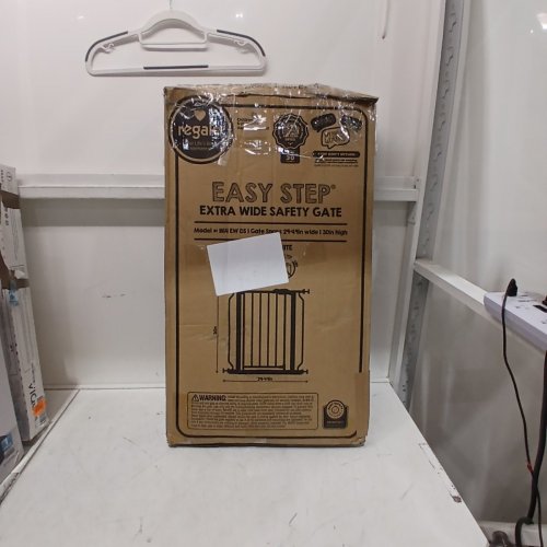 REGALO EASY STEP EXTRA WIDE BABY GATE - 30" X 29"-49" - WHITE (MODEL: 1164 EW DS) image 3