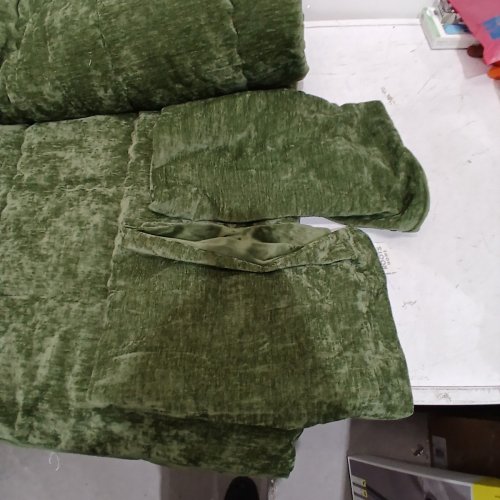 ROOTS HOME CHENILLE VELVET COMFORTER - QUEEN - GREEN (MODEL: 1806587) image 3