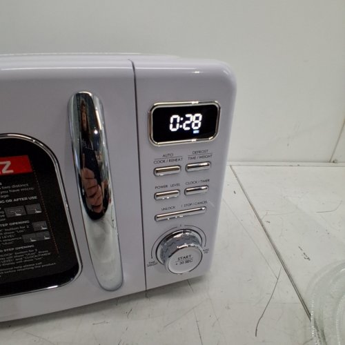 GALANZ RETRO STYLE COUNTERTOP MICROWAVE OVEN - 0.7CU.FT. - WHITE (MODEL: GLCMKZ07WER07) image 2