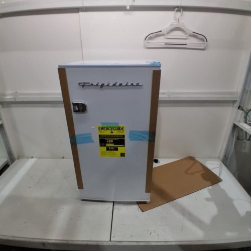 FRIGIDAIRE COMPACT 3.2 CU.FT BAR FRIDGE - WHITE - (MODEL: EFR372-B-WHITE) image 5