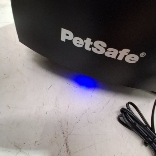 PETSAFE STAY + PLAY WIRELESS FENCE, COVERS UP TO 3/4 ACRE, FOR DOGS AND CATS OVER 2.3 KG, WATERPROOF AND RECHARGEABLE, WITH TONE AND STATIC STIMULATION (PIF00-13663) image 2