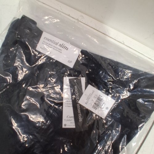WOMEN'S NORTHER REFLECTIONS ESSENTIAL SLIM JEANS - SIZE 6P X 28" - BLACK image 3