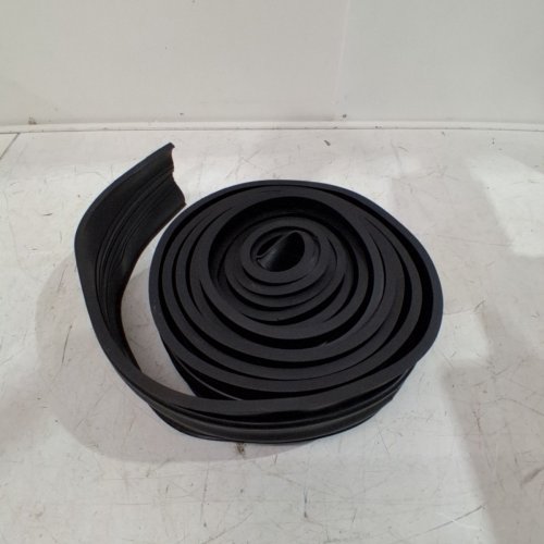 GARAGE DOOR SEAL - 20FT - BLACK image 2