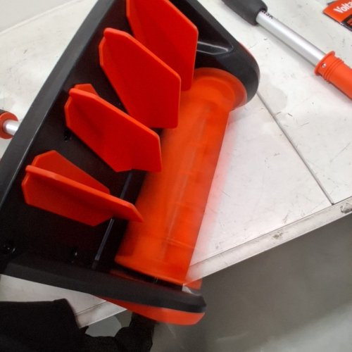 VOLTASK CORDLESS ELECTRIC SNOW SHOVEL WITH BATTERY & CHARGER - 13" - 24V - BLACK/ORANGE (MODEL: CSS001-130OR-CAVK/SS-20B) image 4