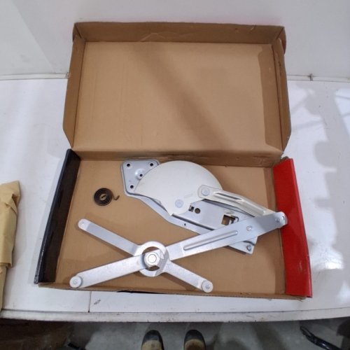 A PREMIUM POWER WINDOW REGULATOR FRONT DRIVER SIDE WITHOUT MOTOR - FITS SELECT MODELS - SILVER (MODEL: WR40515) image 3