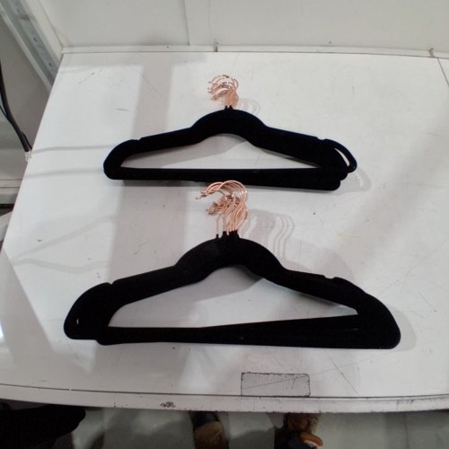 30PK AMAZON BASICS SLIM VELVET NON-SLIP SUIT CLOTHES HANGERS - BLACK/ROSE GOLD image 3