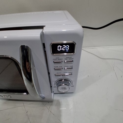 GALANZ RETRO STYLE COUNTERTOP MICROWAVE OVEN - 0.7CU.FT. - WHITE (MODEL: GLCMKZ07WER07) image 2