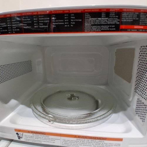 GALANZ RETRO STYLE COUNTERTOP MICROWAVE OVEN - 0.7CU.FT. - WHITE (MODEL: GLCMKZ07WER07) image 4